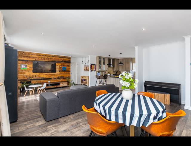 3 BEDROOM FREESTANDING FOR SALE IN SUNNINGDALE